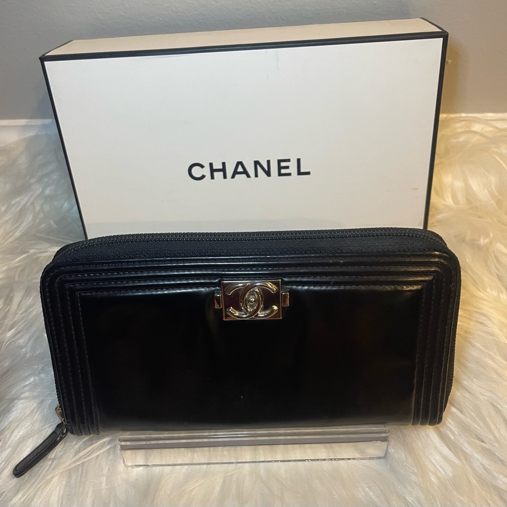 Chanel Patent Zippy Boy Wallet/Silver Hardware with Box